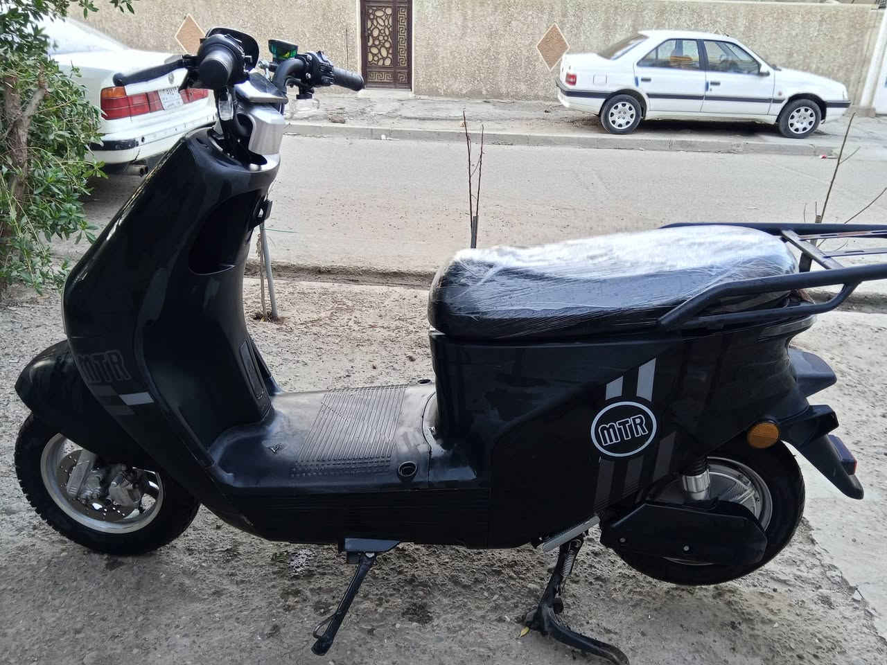 دراجه شحن أي نقص ما بيها فقط شاحنه الي عندي تجاري مو مالتها بيها بصمه تشغيل عن بعد 
السعر 450
مكاني حي اور 
***********
