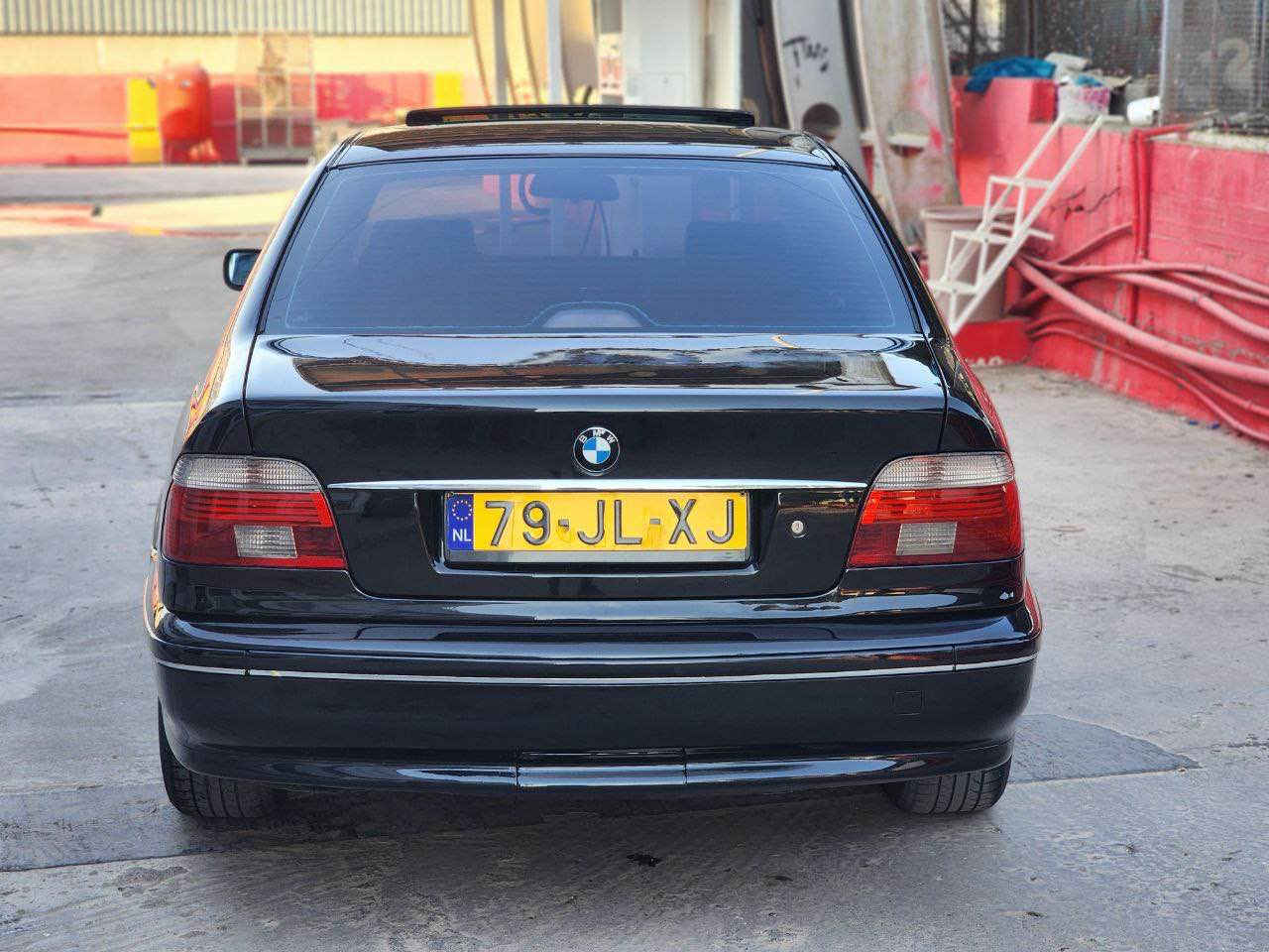 بيئم  سه قه ر مؤديل ٢٠٠٢ مه كينه ٥٢٥ ده بل ديجيتال
سه ياره كه  سلايته كوشن جلدو هيته ره  سيدى بؤكس 
هه مووگيانى به شه رته بؤجوانوو خاوئينى سه ياره كه مه پرسه لؤك لؤكه مه نه فيستى ئه سلى خؤى له گه له
*********** ڤايبه ر وه تس ئاپيشى له سه ره رانية, السليمانية
