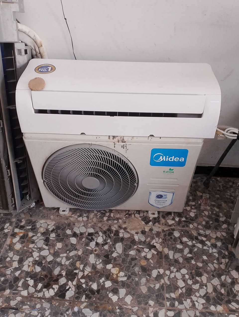 السلام عليكم سبلت ميديا اخو الجديد اصدار 25 غاز 410 حديث بلادي تبريد وتتفئه السعر 250 ***********
