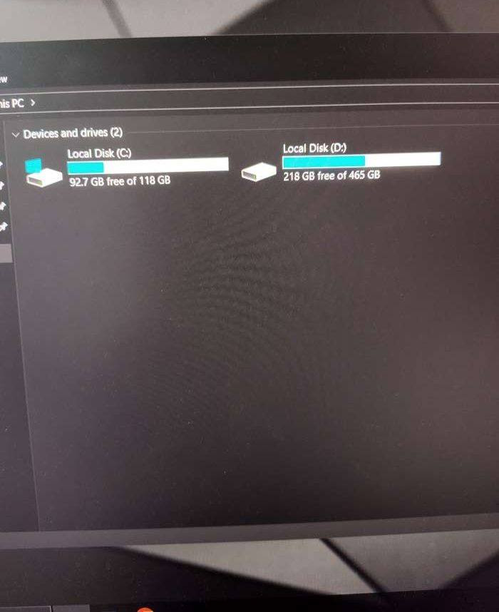 سستم للبيع مكان البصرة ماعندي توصيل
cpu i7 4790

ram 16gb

rx 580 8gb

ssd 128gb

hdd 500gb

بيها ضمان اسبوع

ملحقات ماوس وكيبورد وماوس باد عاديات السعر 250 الف وبي مجال


**إذا كنت صاحب هذا الإعلان وتريد حذفه لأي سبب، رجاءا أرسل رسالة إلى الدعم الفني**