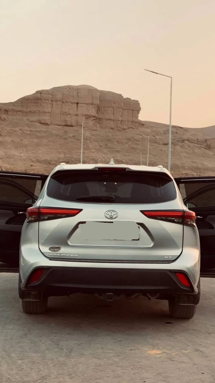 سلام عليكم
تويوتا هاي لندر بانزين

موديل٢٠٢٢ 

رقم الشاصي : 5TDJZRFH8JS873165

فول مواصفات : XLE

محرك ( 6 ) سلندر 

 

مواصفات : XLE  

بصمة 

بصمة ابواب 

كشنات جلد 

كشنات منفصل 

كشنات كهربائي 

تشغيل عن بعد 

كشنات تدفئة 

فتحة 

بريك كهربائي 

اوتو هولد 

اطفاء عند وقوف 

وضعيات قيادة درايف مود سبورت  نورمال  ايكو 

فور ويل مع وضعيات 

مانع انزلاق 

نزول منحدرات 

Snow ثلج 

ستائر خلفية وجانبيه

صندوك كهربائي 

بلاجيكتور كشافات 

رادار نقطة عمياء 

رادار خروج عن المسار 

رادار مانع تصادم امامي 

لايت زينون 

7 راكب 

ايشاير مري   .

كركوك سعر السياره 31000 $ ومن الله التوفيق 

الاتصال على. رقم 

***********
