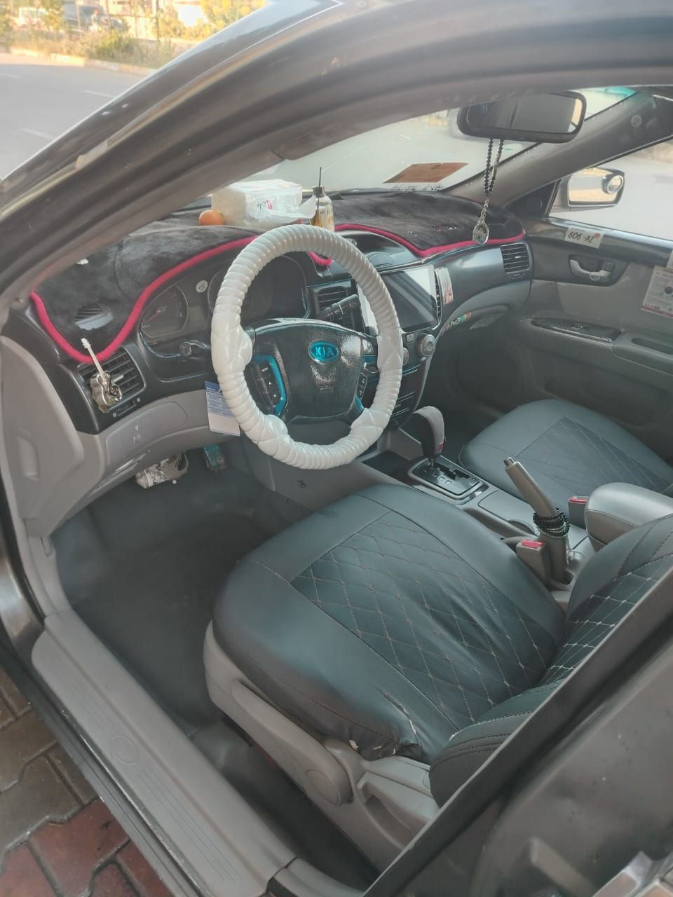 سيارة للبيع كيا اوبتيما موديل 2008  صبغ عام بدون كص 
مكينه وكير مابيه عيب 
تبريد وتدفئة شغال رقم كركوك 
شرط التحويل مشروع وطني ثاني يوم
سعر 65 $
مكان السياره مكان طوز 
***********
