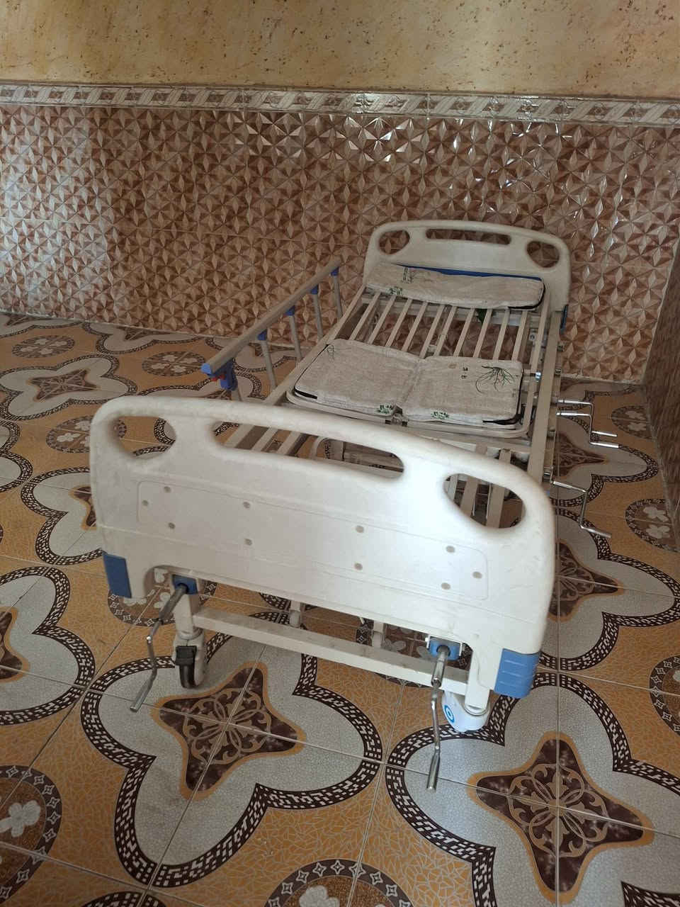 سديه مريض جديده سعرهه 350 بيه مجال 
الاتصال ع الرقم *********** البصرة, العراق
