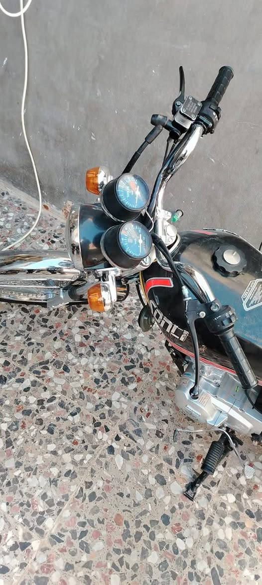 دراجة ٤ كير موديل ٢٣ مرقمة سنوية كاملة باسمي دراجة جديده ما مفتوح برغي بيهة  السعر مليون دينار
+964 781 287 8029 واتساب موجود


**إذا كنت صاحب هذا الإعلان وتريد حذفه لأي سبب، رجاءا أرسل رسالة إلى الدعم الفني**