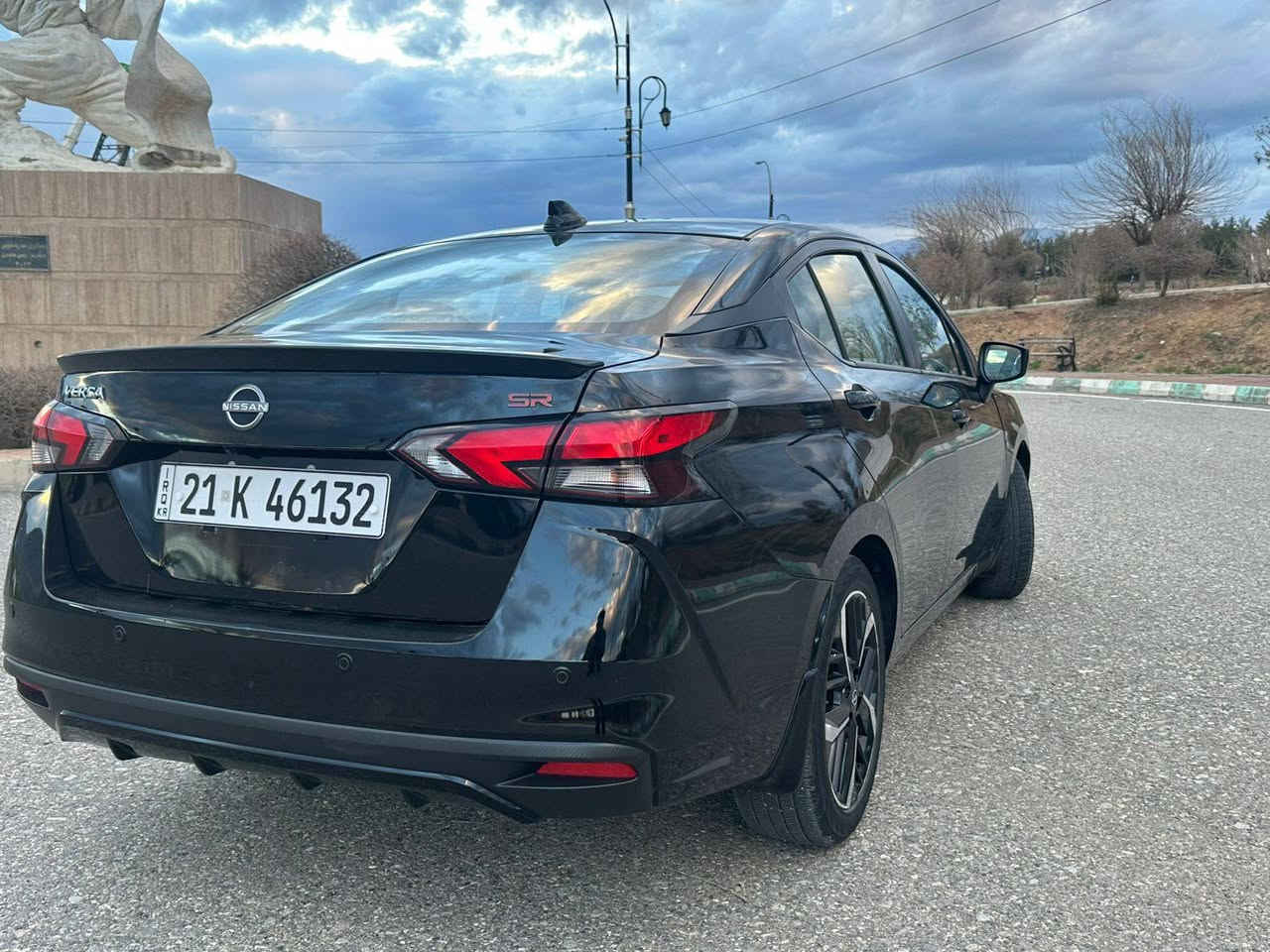 نیسان ڤێرسا 2023قەپات مواسەفات SR ڕەشی قەتران بەسمە دەرگا بەسمە سندوق بەسمە کوشن هیتەر سوکات تەقەڵ بیلادی کوشن شاموا داشبوڵ جڵد شاشە گەورە کامیڕە ڕاداری پێشە ڕادار دوا وە ئۆ تۆ ستارد خۆی ئیستۆپ ئە کات لە هەر حاڵە تێک پێشو پشتی  ئاوێنە ڕادار خەتی جادە تە عدیل سوڕحە شاشە ئەلیکتڕۆنی لایت لید  بلاجکتۆر سوکان ڤۆلیۆم شحن جارج لایت ئۆتۆ خۆی فول پێدە کاتو خۆشی دای دە بە زێنێتەوە  ڕەەقەم سلێمانی بەناو خۆمە تا 2031 دە ڕۆژە ڕە قەمم کردوە  یە ک چە مە لاغی لای سە یاقی بۆ یاغە بە بێ ناو گرتن بە بێ ئێڕ باگ بە شەرت هەمو ی ئێڕ باگە کانی بیلادیە درگای سە یاقی تە عدیلو کارتێکی هەیە دو قو پی زۆر بچوکی لە سە قفی هەیە هەستی پێناکەی لە فحس نەبێ دە رنا چێ حەدیسە یە کی زۆر خە فیفی هەیە  22مایل ڕۆشتوە  نرغی 138گەلاو مەجالێکی تێدایە شوێن قەلادزێ *********** بشدار, السليمانية
