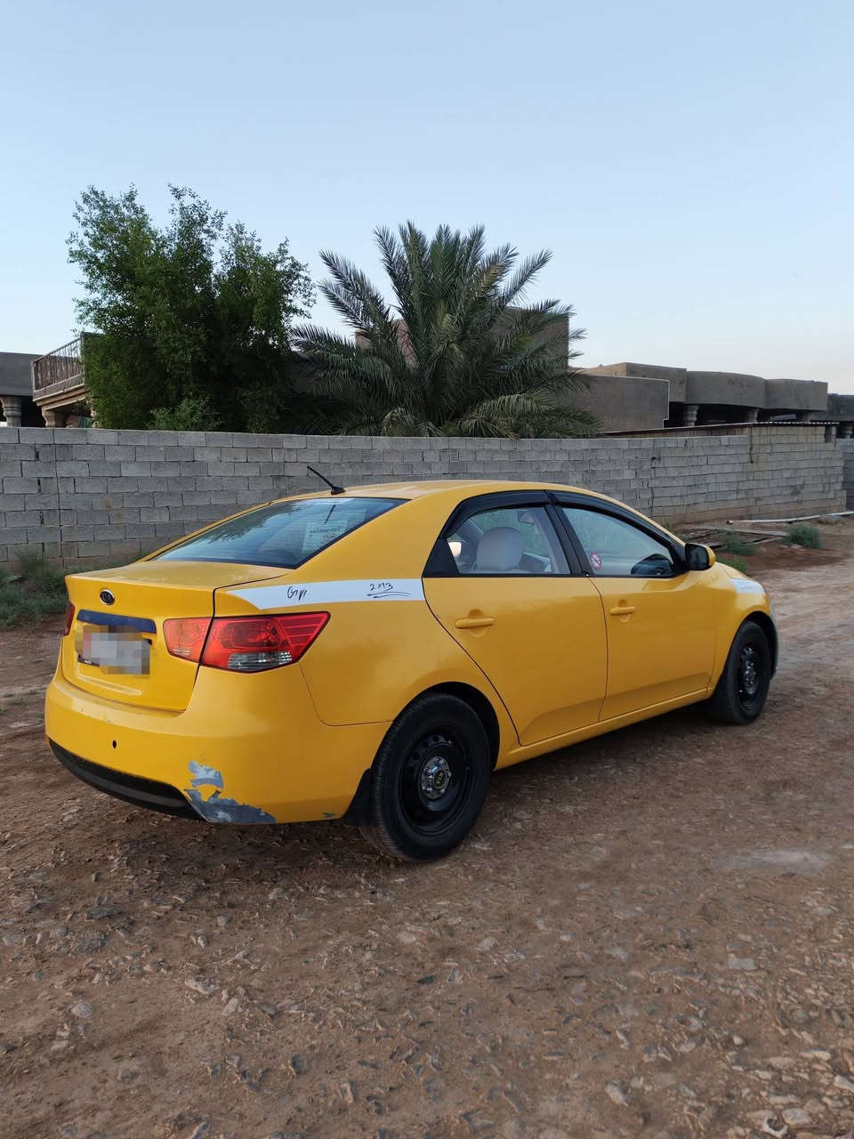 سلام عليكم كيا سيراتو 2013 عمية مكينة 1600
بارد بالجنطة
 شبر بالجاملغ الخلفي
الجاملغ الامامي والبنيد 
واضح بالصورة 
 تبريد مكينة خير من الله
 تخم تاير جديد 
صدر جديد 
السعر : 90 وبيهة مجال 
العنوان : بغداد تقاطع النهروان 
للأستفسار : ***********
مكلف بالنشر..
