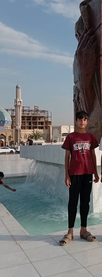 عامل متفرغ جيد التزام رسمي