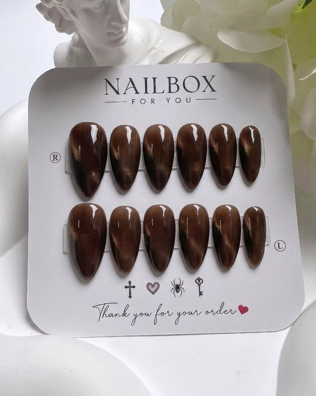 .

اضافر بني🤎
Brown nails🤎✨

بكج كامل
اظافر + غراء + قالعات
جودة جيدة ✨
نسائـي 👸

السعر :3,750 الف فقط🔥
____
__

متـاجرنا 👇
@stray_store1
@stray_accessorie
@stray_vintages
@stray_suits
@mars_librar.y 
@stray_stationary11 
 __.

__

توصيـل  الناصريه مركز الفين ديـنار ❇️

اقضيه ونواحي 3 الاف

المحافظات 5 الاف دينارر

💢عن طلب لايقل عن ال 12 الف دينار 
_
⛔ اذا كان اكو غلـط بالطلبيه او غير مشابـه للصوره يمكن استبداله

التوصيل في يـوم واحد فقط⚡🔥
_
#انمي #هاري_بوتر #ترند #كوول #مودل هودي ملابس ستراي_ستور


**إذا كنت صاحب هذا الإعلان وتريد حذفه لأي سبب، رجاءا أرسل رسالة إلى الدعم الفني**