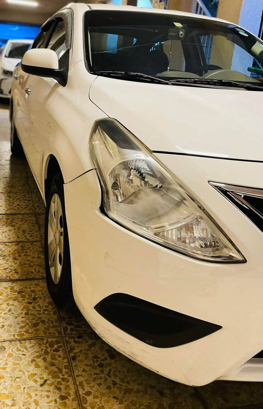 السلام وعليكم 
نيسان صني هندي 2017
بدون صبغ 
بيها بارد بحافه الجاملغ يم المازدة ٤ اصابع وبحافة قبغ الجنطة  بارد بسيط 
وبيها رصعات 
مكينة ١٥٠٠ 
سيارة جاهزة مابيها مصرف 
ادامة جديدة 
تخم تاير 
صدر جديد 
باتري جديد 
السعر :- ١٠٢ ورقة 
للاستفسار :- *********** بغداد, العراق
