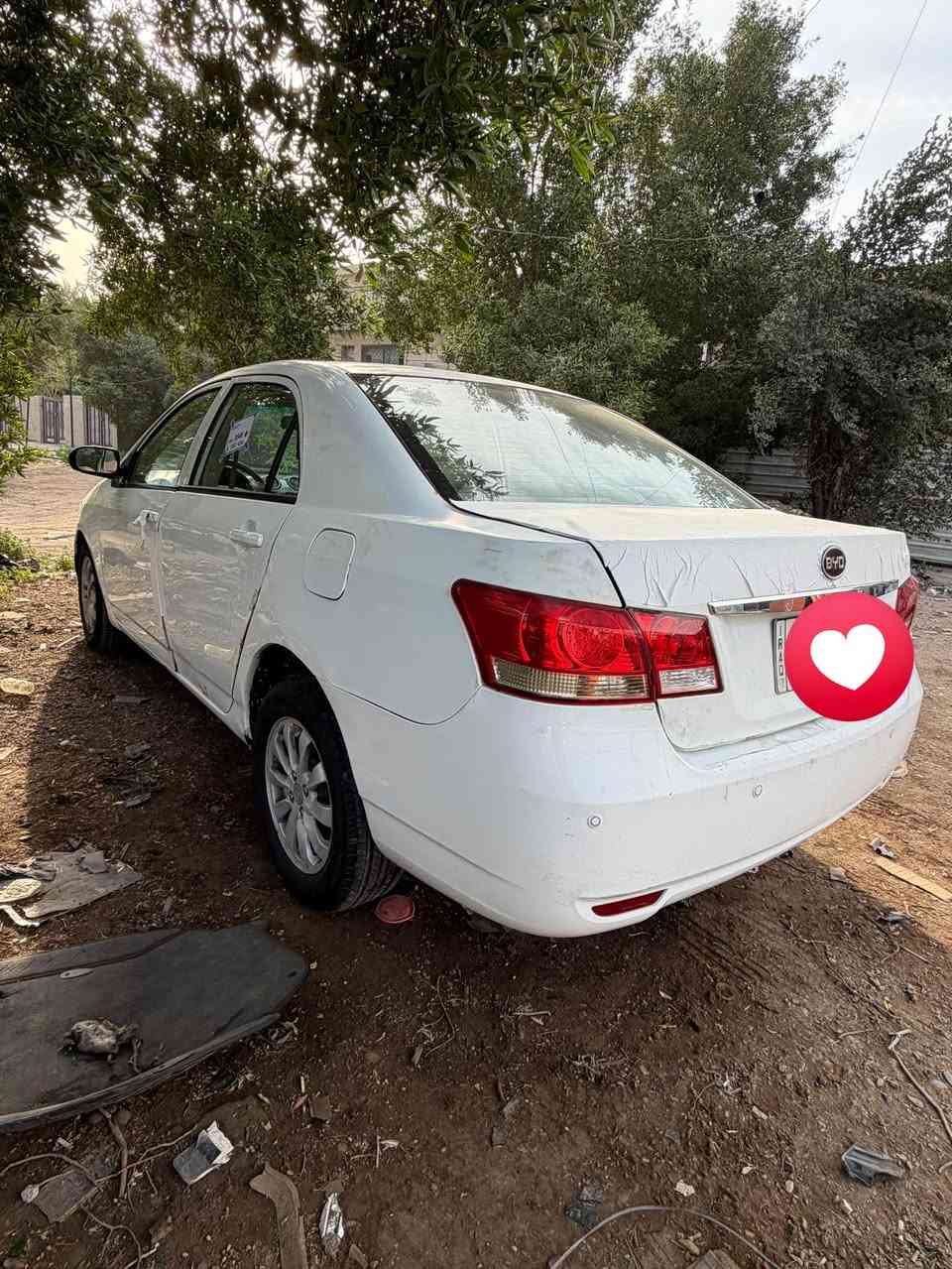 السلام عليكم للبيع بي واي دي موديل 2013  رقم بغداد
كير اوتو  سلايت  تخم تاير && مال اقساط اقساط بيها

 سنويه  ب اسم بنيه ما اندلها  مكانها بغداد اكفلها الك 

سرقه وعشاير فقط  &&& 

مكان السياره بغداد السعر 36 ورقه وبيها مجال بسيط 

للاتصال ***********
