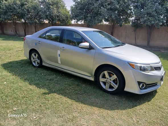 السلام عليكم 
عندي تويوتا كامري خليجي
سلفر موديل 2014
رقم سليمانية 
بيه قطع صبغ 
السعر تواصل الاتصال
***********
