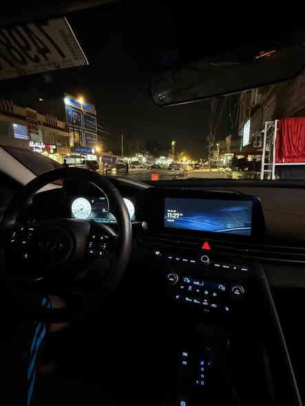 سلام عليكم 

الانتره 2023 وارد امريكي 
لون سمنتي لمميز 
 سياره دخول جديد فحص مؤقت تترقم بغداد 

مواصفات السيارة 

تحكمات ستيرت جهتين 
اوتو هولد 
دشبول شاشه دجتل 
بصمه 
تشغيل عن بعد 
تحديد مسار سياقه ذاتية 
3 وضعيات قياده( سبورت سمارت نورمل )
توقف ذاتي 
كروس سرعه 
شاشه ابل كار بلي 
رادار مانع اصطدام 
هاند بريك دكمه 
رادار نقطة عمياء 
كامره + رادار خلفي 

وبعد بيها هواي مواصفات 
 
مكينة 2.0 دوش 

لغود شواصي مكفولات 
حادث السياره الباب مبدل وكاله والجاملغ راجع نفسه
صور الحادث بل منشور 

ماشيه 40 كم 

مكان السياره بغداد الدورة الميكانيك 
ألسعر 150 وبيه مجال

***********
