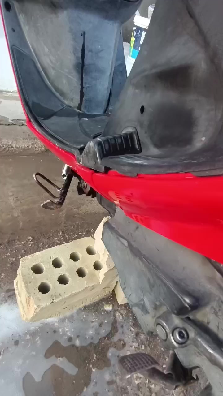 السلام عليكم دراجه فراشه 140 نثيه نضافههه فول كدام عينك الصور حته صور المكينه كدامك مكينه مامفتوحه شلعه ومعدل فول مكينتها ناعمه كلش متنسمع كفرات جديده شخط مابيهن كهربائيات شغاله سلف هندر السعر 475وبيها مجال للشرايي مكان النجف حي ميلاد فاو استفسار ***********
