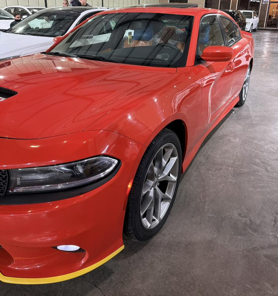 سلام عليكم
جارجر GTخليجي وكاله هارلم لون برتقالي موديل 20  مكفوله من صبغ والتبديل فقط بارد هلال جاملغ الخلفي ماشيه 30 سيارة نظيفه جداجدا رقم بغداد تحويل مباشر  
مكان السيارة بغداد البياع 
***********
