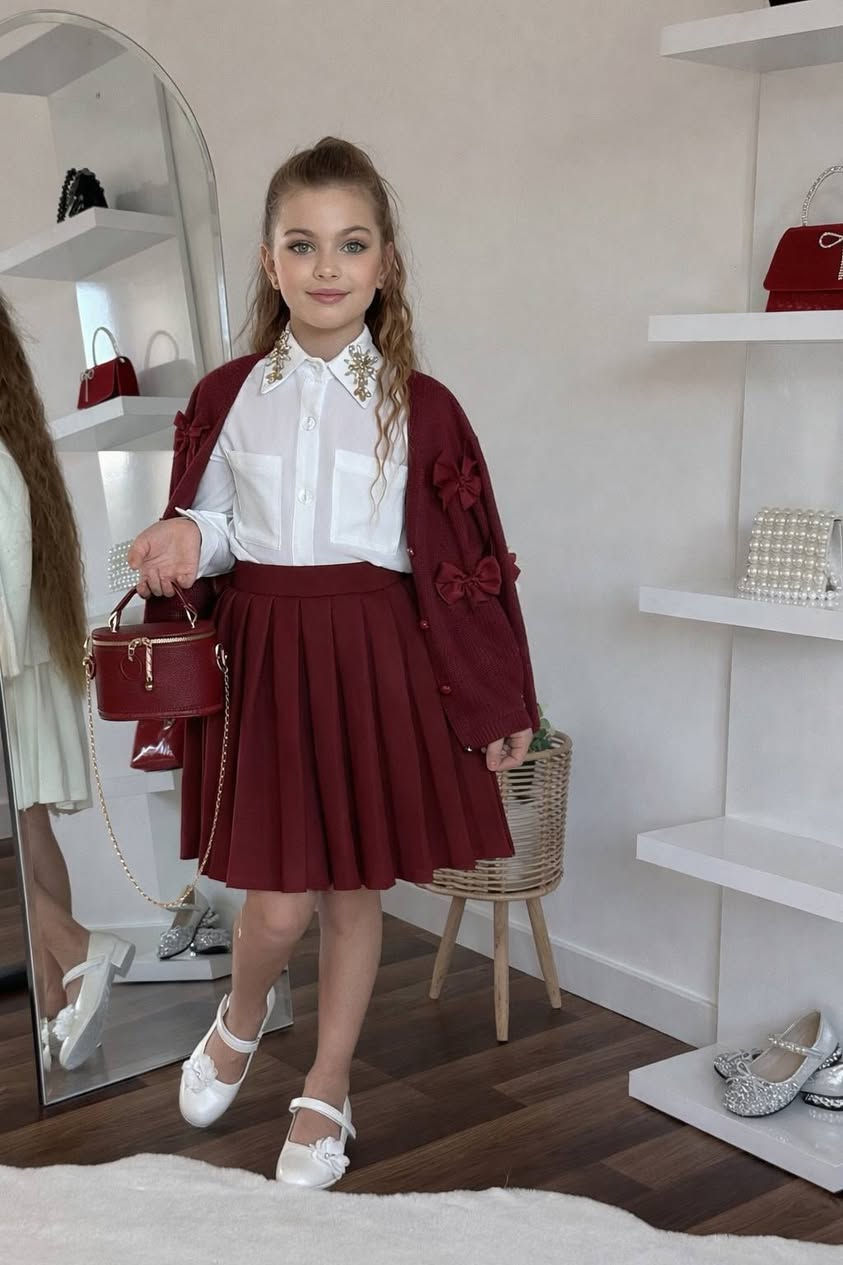 الواقع الرائع من إسطنبول 🇹🇷😍
الألوان المتوفرة فقط 🩷❤️💚
بيع جملة شحن من تركيا إلى جميع أنحاء العالم 🌏✈️🇹🇷 

حجز للتكرار هذه الألوان فقط ✨

▪️العمر:  5 ------12 سنة
▪️ السيريه:  8 قطع
▪️عدد قطع الموديل :  4 قطع 

✨ قميص 

🤍 تنورة 

✨حقيبة

🤍 جاكيت

✅ السعر: 😍


**إذا كنت صاحب هذا الإعلان وتريد حذفه لأي سبب، رجاءا أرسل رسالة إلى الدعم الفني**