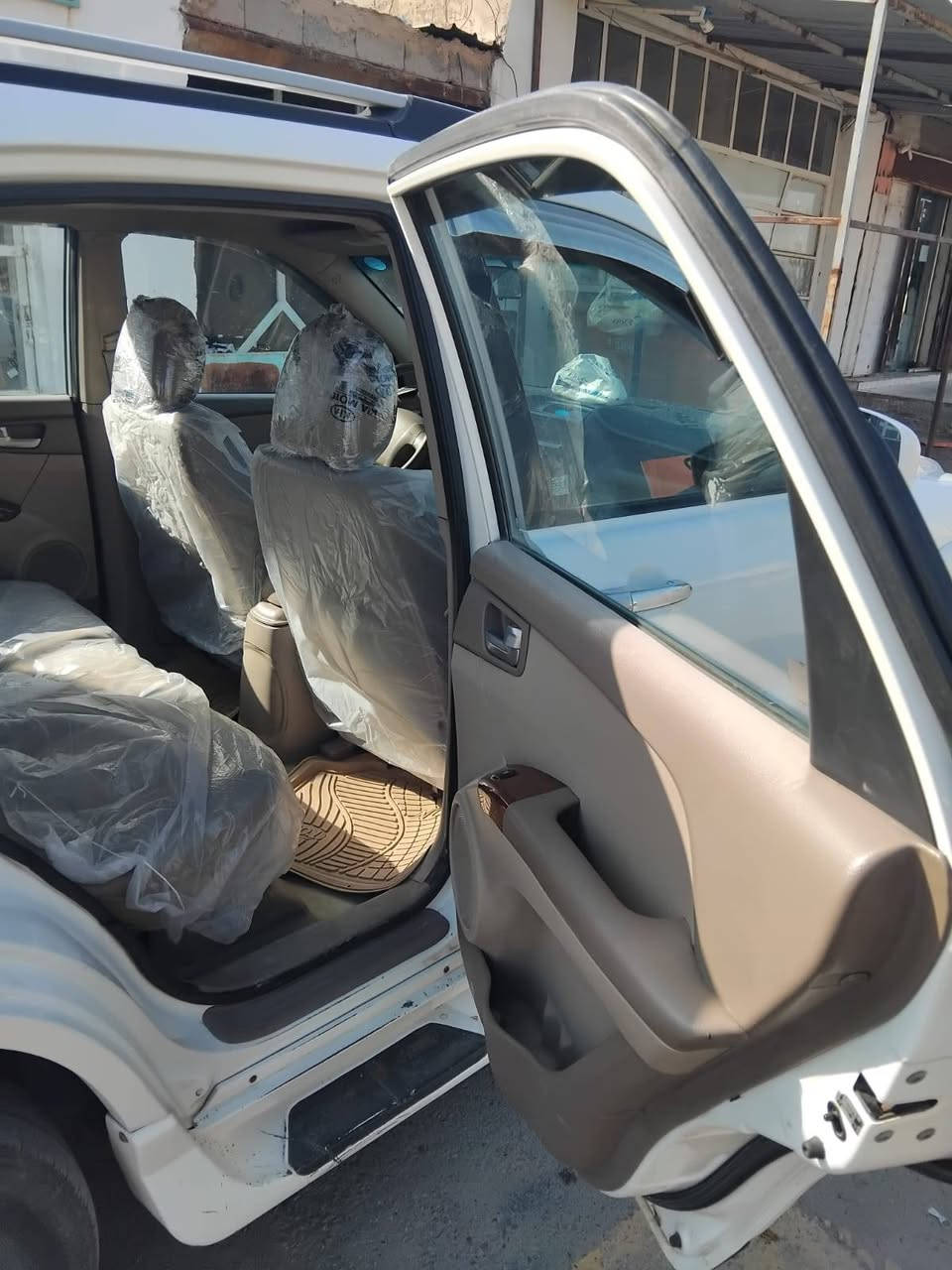 سبورتج 2010 بلاديه مكفوله من الصبغ والتبديل والكير والمحرك بشرط فيها بارد الجاملغ الايمن  كما موضح بالصوره السعر 120  العنوان بغداد التاجي  للستفسار اتصل ***********
