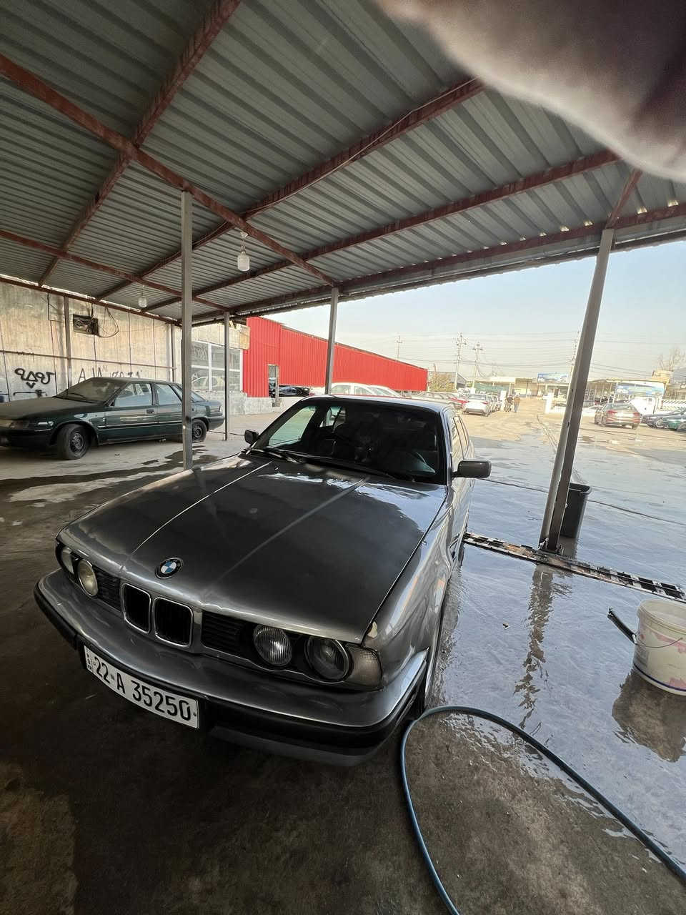 سڵاوی خواتان لێبێت
بیئێم ٥٢٥ ✅
گێڕ عادی ✅ 
سڵایت ✅
ڕەقەمەو سەنەوی بە ناوی خۆمەوەیە ✅
چوار تایەو ویلی لۆک ✅ 
١٩٩٠✅
جام کارەبا ✅ 
شاشەی بۆ دانراوە ✅ 
تەبرید لەگەڵ سویچ ✅ 
گێڕ و مەکینە بە شەرت ✅ 
هەر کات ویستت وەکالەت ✅ 
ویل مشەبەک ✅
سەیارەکە یەک دینار مەسرەفی تیا نیە سلف لێبەو بڕۆ بۆ دوبەی ✅ سعری ٤٤ و مەجالێکی کەم ✅ 

سڵاوو ڕێز بۆ ئەدمینی گوڵ ❤️‍🩹
***********
