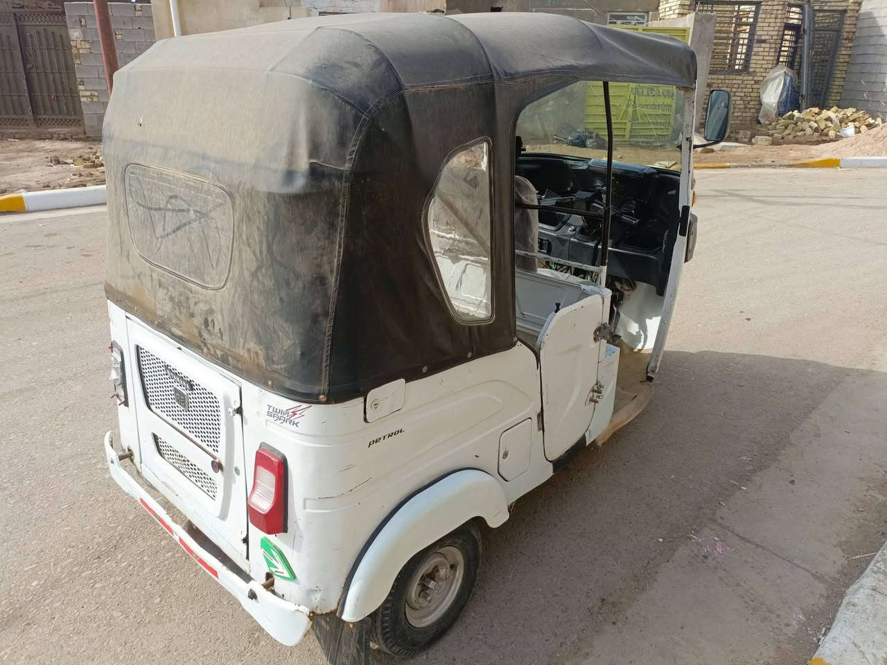 يا الله تكتك موديل واحد وعشرين أوراق وكيل شاكر تكتك حلو وجاهزه سعر 5و600 وبيه مجال الشراي مكان ميسان الماجديه ***********
