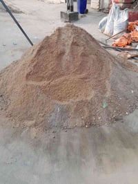 عمال تصعيد • سيارة رمل • تنكير غرفة