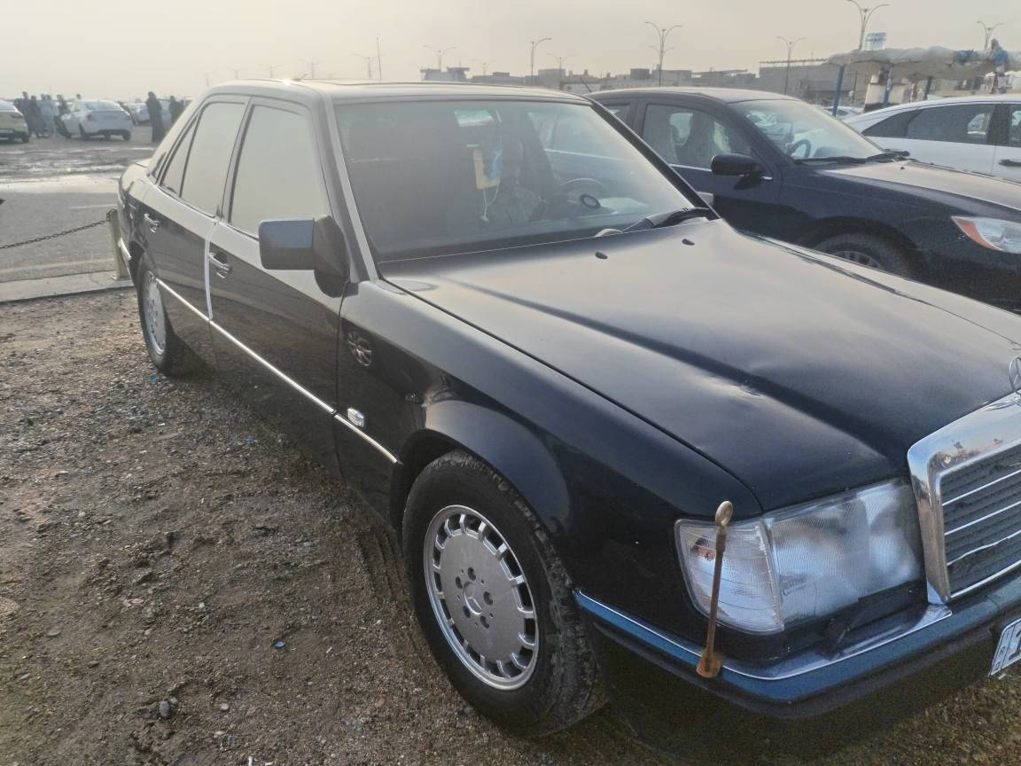 مارسدس دب
مديل ١٩٩٢
رقم انكليزي
بأسمي سنويه لل٣٠
مكينه جديده كير حداده تبريد كمبريسر جدبد ومن  ضربه مكفوله تخم تاير
باتري جديد
غرفه جديده
لايت زنون
اشاير لد
سياره جدن نضيفه
***********
السعر ٦٨ البصرة, العراق
