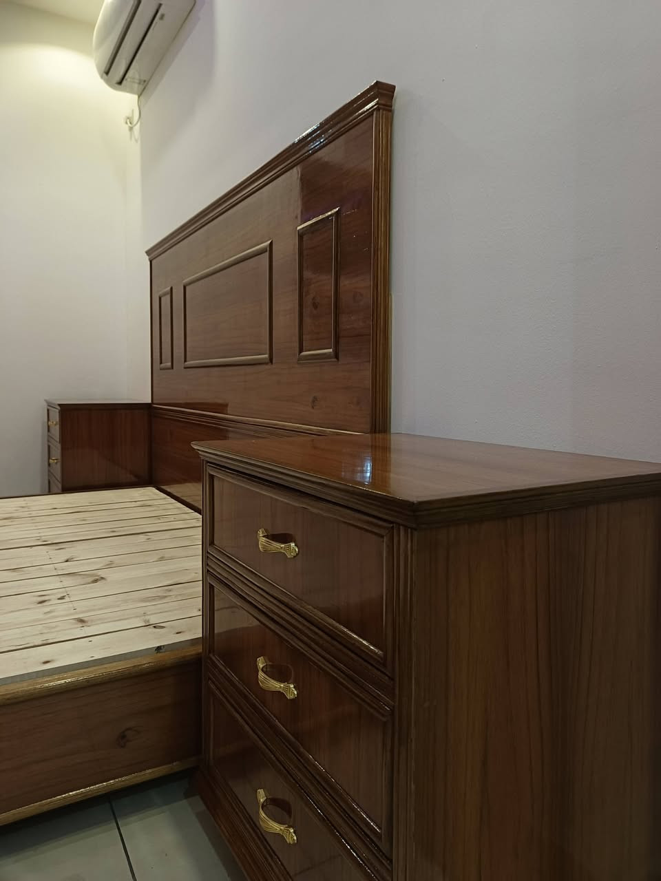 أبو سجاد النجار 
*********** نجارة عامه
