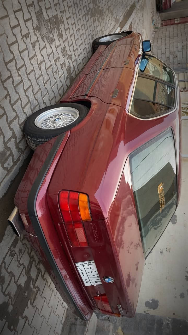 ألسلام عليكم
للمراوس BMW حجم 525 
مديل 92
السيارة وارد يابان تبريد ثلج
محرك وكير حاويه جدد مسكر عدل 6 سلندر بلادي
غرفهً جلد جديدهً
حداديهً وتخم تاير جديد 
ميكانيكياتها وكهربائياتها كلها شغالهً 
رقم بغداد اصولي 
السيارهً جاهزهً ومابيها نقص
معروضهً ب70$
***********
