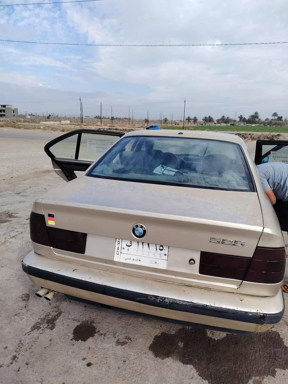 السلام عليكم شباب بي ام 520 اصلهة بيهة مكينة وكير 25 للبيع او المراوس السيارة حلوة ونضيفة صدرها الامامي تعبان وجاي تشتغل تك اليوم صارت عندي نوزلات يراد يتنضفن بس مجال ماعندي مكاني بغداد الكرخ 
السعر (42) وبي مجال للطيبين (***********
