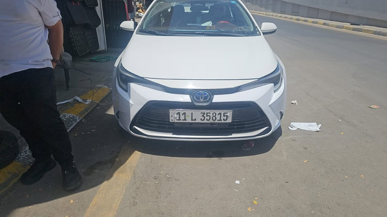🚗 للبيع: تويوتا كورولا هايبرد 2023 (خليجي شكل الامريكي فول المواصفات)
@@@@@@@@@
🔹 الموديل: 2023  
🔹 النوع: كورولا هايبرد (خليجي) شكل الامريكي  
🔹 المحرك: 1800cc  
🔹 الممشى: 80.000 كم  
🔹 الرقم: بغداد / باسمي (تحويل خلال يوم)  
🔹 الموقع: الرصافة  

📌 الحالة:
- السيارة نظيفة   
- يوجد حادث (حسب مامبين بالسونار)  
- البارد مثل ما مبين بالسونار المرفق

✨ المواصفات:
✔️ جلد احمر واسود بلادي    
✔️ فتحة سقف  
✔️ أضوية LED   
✔️ رادار أمامي + توقف ذاتي + مانع اصطدام  
✔️ بصمة تشغيل + دخول ذكي  
✔️ شاشة + كامرة  
✔️ مثبت سرعة  
✔️ حساسات ضغط الإطارات  
✔️ تبريد قطعتين  
✔️ مانع انزلاق + تحذير مسار  
✔️ إشارات بالمرايا  
✔️ أوتو هولد + هاند بريك بصمة  
✔️ قياس ويل كب 16  

💰 السعر:139 $ (قابل للتفاوض)

📞 للاستفسار : ***********
