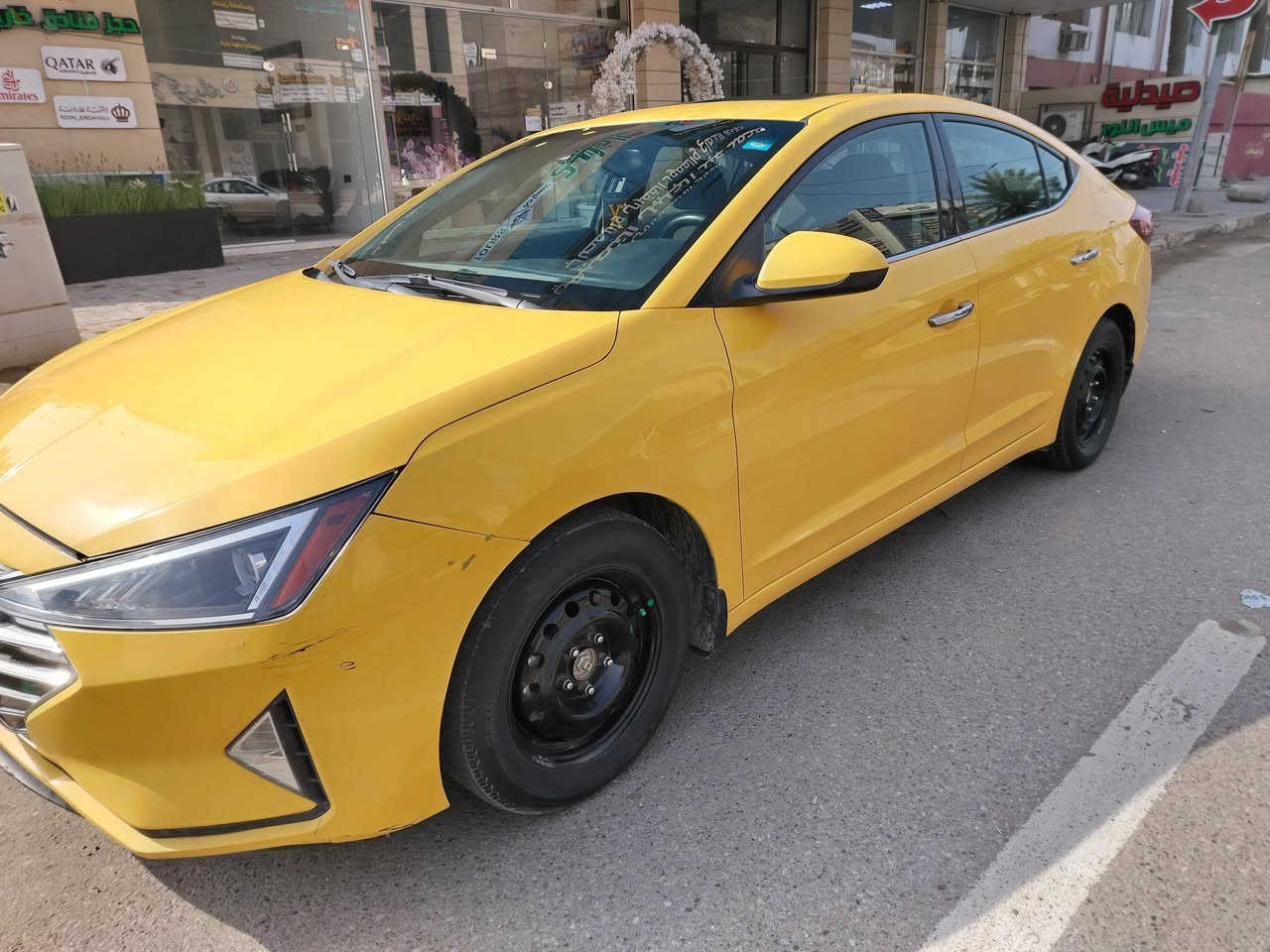 السلام عليكم النتره موديل ١٩ فول لمتد مصفره هيئه وغرامات سياره جاهزه حادث تبديل بابتين عكس السايق بدون دواخل مراوس ب ٢١ أو ٢٢ مكان السياره بغداد للاستفسار الاتصال ***********
