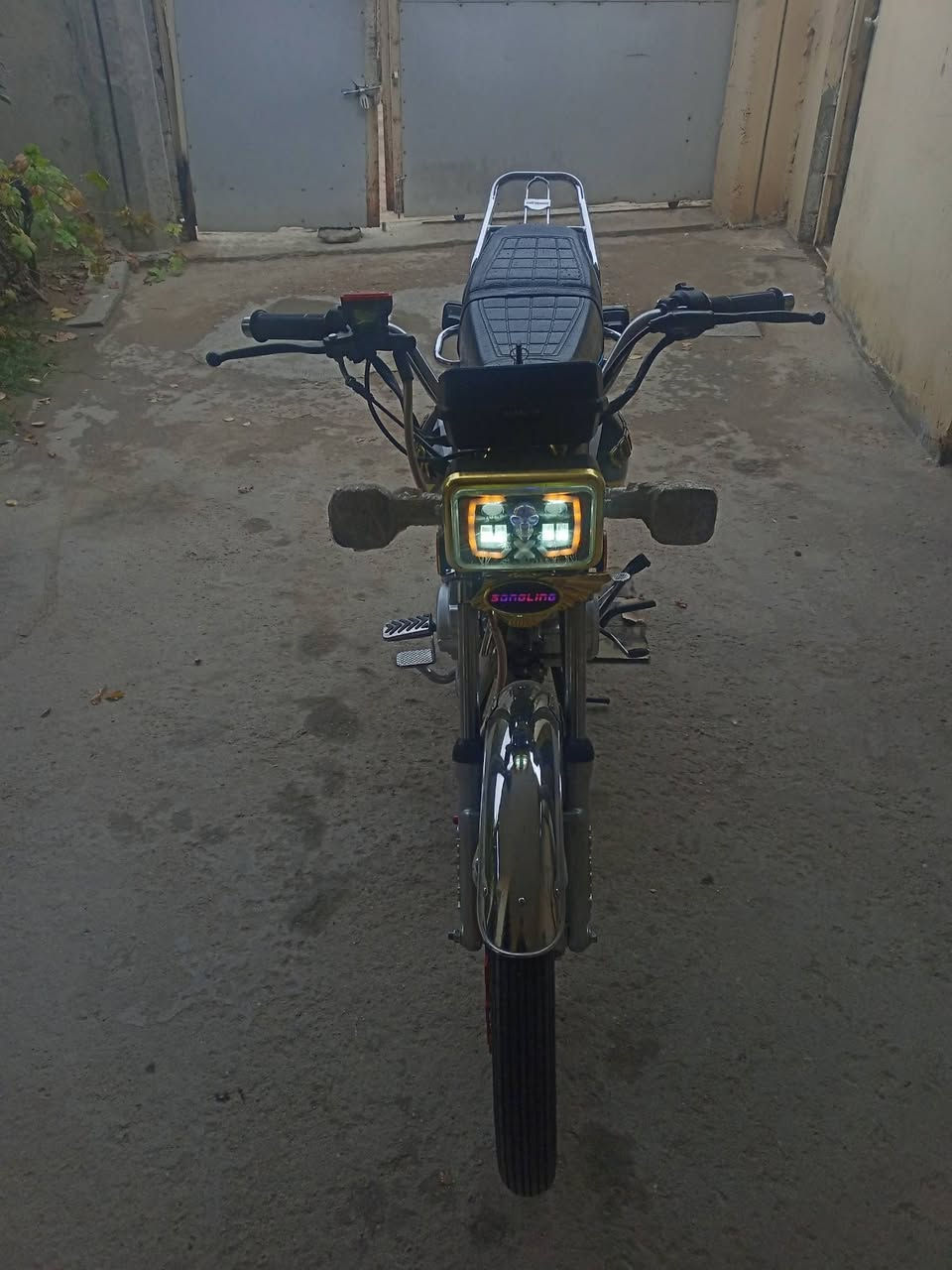 من رخصة مدير الكروب
دراجه سونك مو ديل 25دراجه نضافه فول كلشي شغال بيه تجي تفحص كدامك دراجه خير من الله 700وبيه مجال الشراي *********** تصال على رقم وخاص مفتوح
