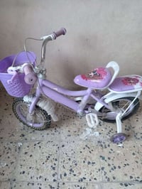 عجلة بنات • ياباني