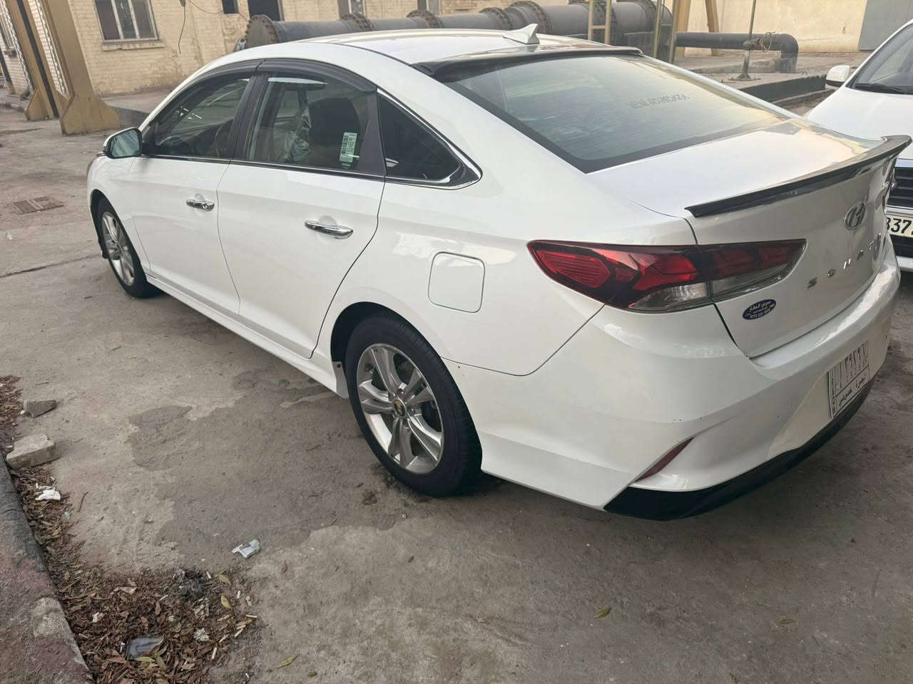 السلام عليكم 
سونتا وارد أمريكي بيها چاملغ وبنيد بدون دواخل كفاله من الضربه بصره حره سياره جاهزه من كل شيء مكان السياره بصره السعر 127
الهاتف: ***********
