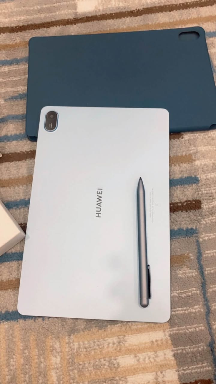 السلام عليكم
ايـباد  HUAWEI MATEPAD SE 11

* شاشة 11.5 إنج
* معالج Kirin 710A
* رام 8GB
* ذاكرة 128GB
* نظام HarmonyOS
* يدعم القلم (القلم موجود)
* الجهاز نظيف جداً مع الكفر الأصلي
* جميع وظائفه شغالة بدون أي مشاكل 
العنوان بغداد ***********
