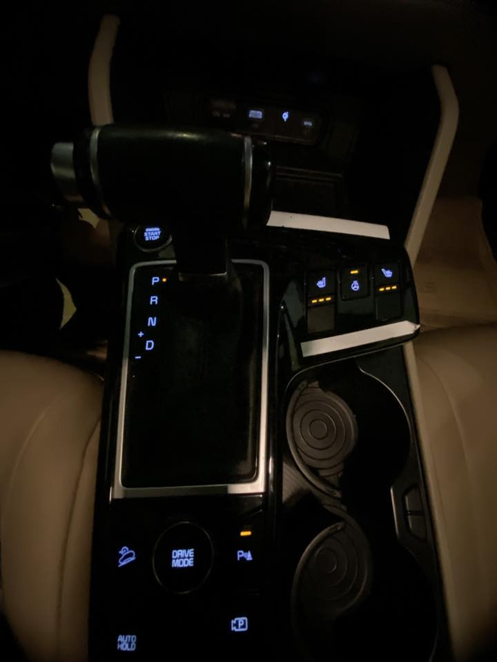 سبورتج خليجي 2023
ماشيه 30 الف كيلومتر باسمي تحويل مباشر رقم اربيل الدولي السيارة كفاااله عامه من كلشي
مواصفات السيارة 
مري شفط
بصمه وترحيب عند الاقتراب من السيارة 
كرسي كهرباء 
كراسي تدفئة 
جنطه خلفيه كهرباء
ستيرن تدفئة 
رادارات جانبيه
حساسات اماميه وخلفيه 
كامره خلفيه
اوتو هولد توقف ذاتي
شاحن موبايل وايرليس
نضام نزول منحدرات
نضام تشغيل السيارة عن بعد
ويل كب حجم 19
لايتات زنون
محرك 2000 دوش سعرها 225 قفل من الاخير
للاستفسار اتصل على ***********
