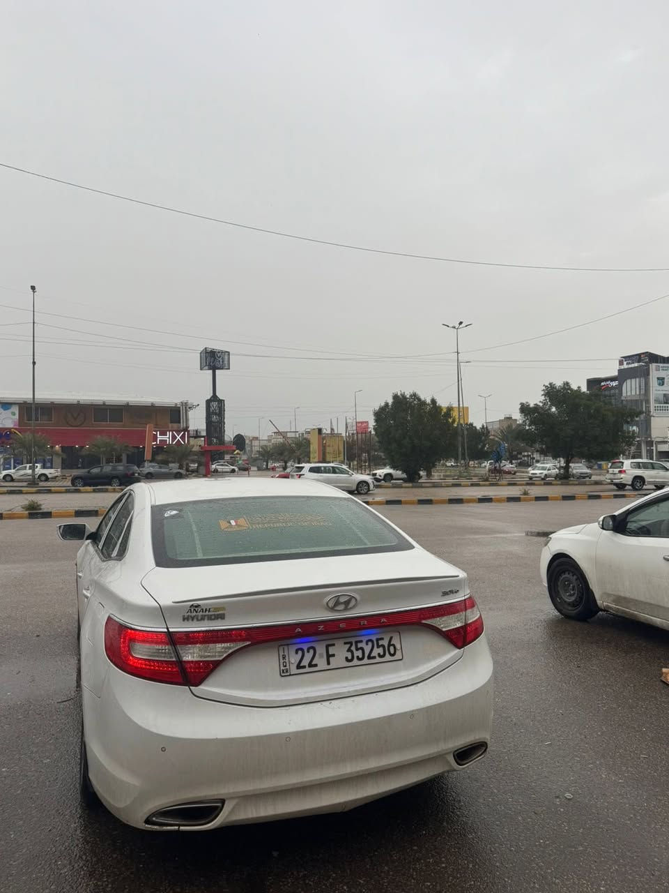 السلام عليكم أزيزه للبيع موديل 2012 سياره كلش حلوه معنى كلمه سياره رقم اربيل تحويل ثاني يوم سياره كفاله عامه بس بيه تحجه بل جاملخ خلفيه فقط سياره  كفاله عامه من كلشي مكان سياره نجف رقم ***********  سعره ١٣٠ وبيه مجال
