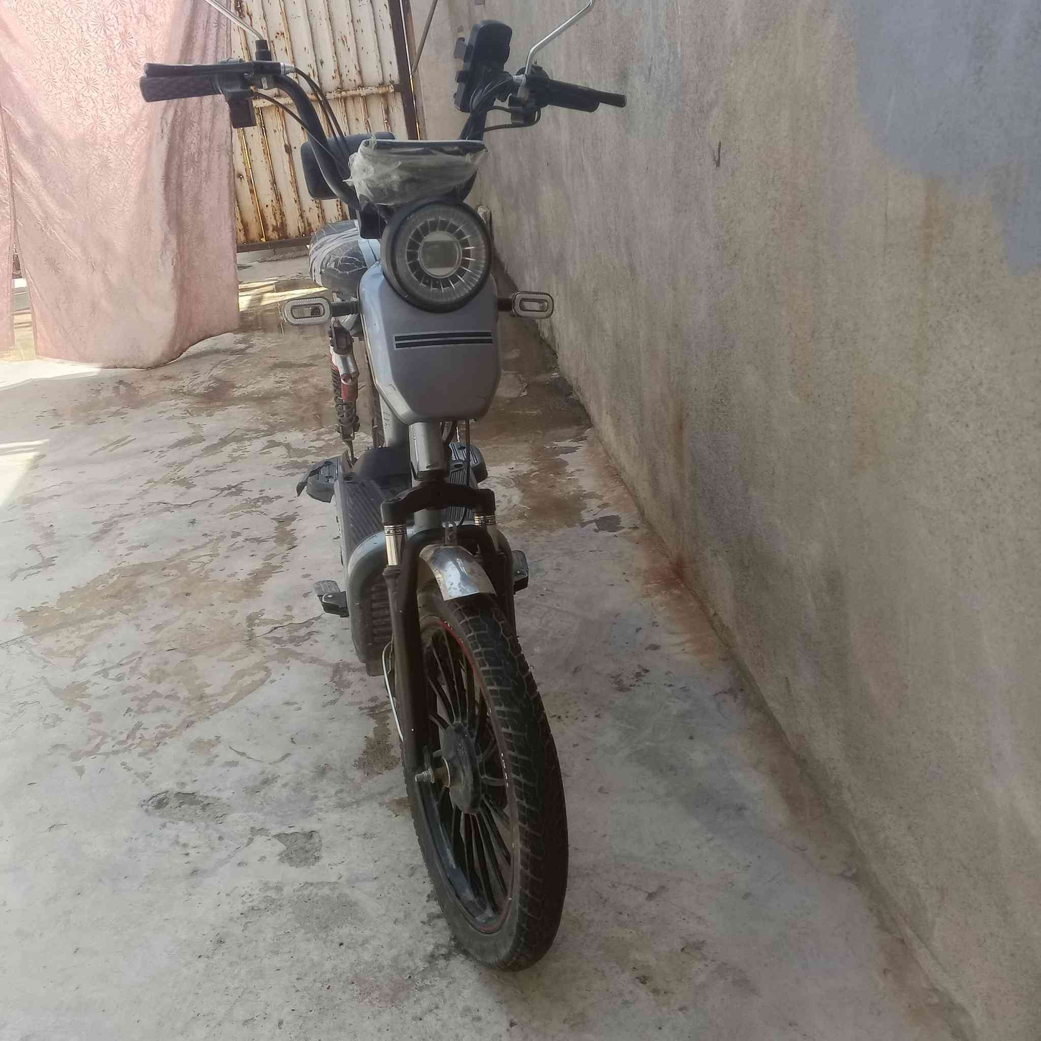 ماطور mz للبيع 

ماطور جديد بطارياتو فول، بريكات واحد شغال 

گدام العين شوف نضافتو، السرعه 55 حقيقي

موجوده شاحنتو

ووياه بصمتين وسويچ، الأشاير شغالات والضو شغال

السعر 180 وبي مجال حگ جيتك


**إذا كنت صاحب هذا الإعلان وتريد حذفه لأي سبب، رجاءا أرسل رسالة إلى الدعم الفني**