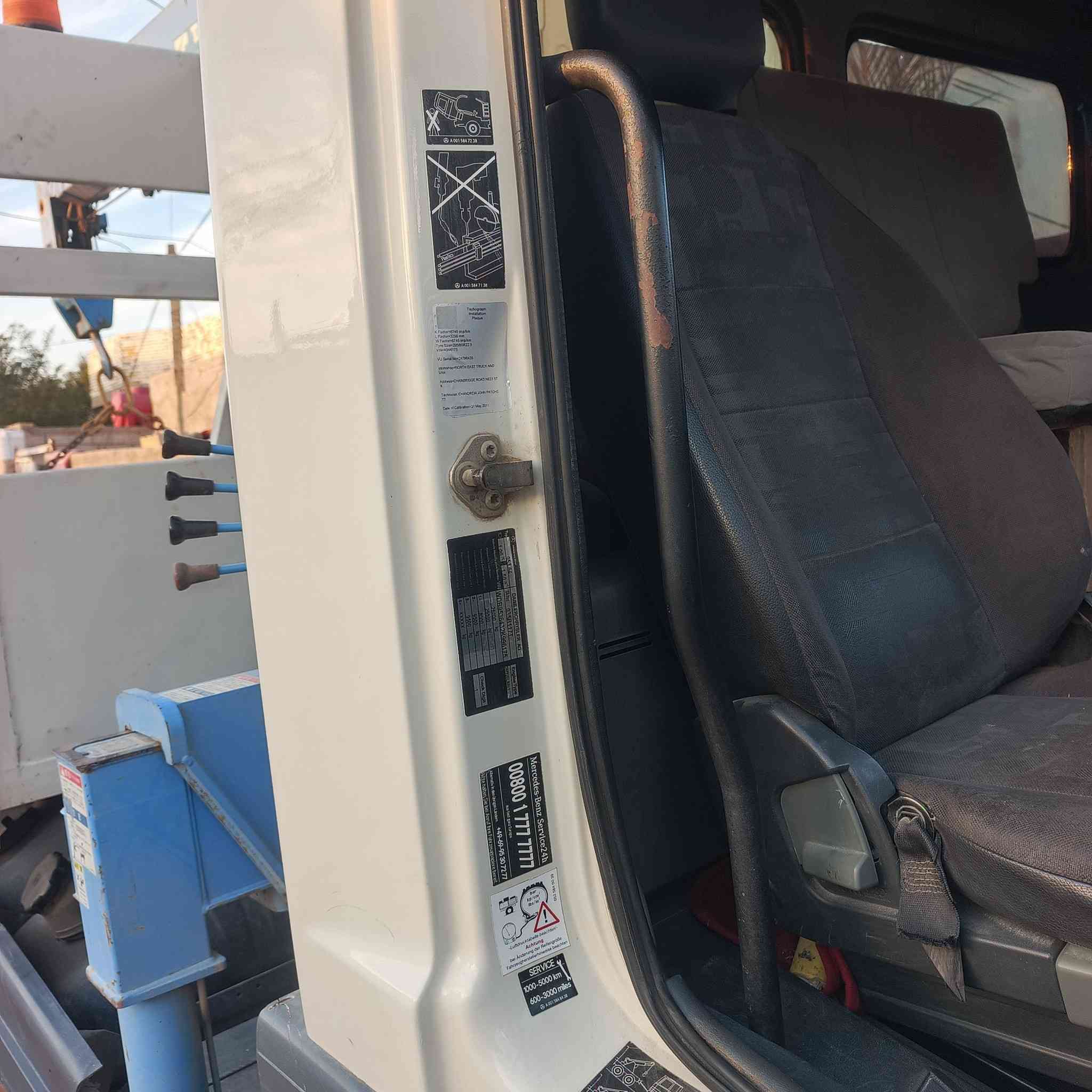 كرين للبيع موديل 2005 دمعه سطحه جاهز مجهز عنوان واسط السعر 3 شدات و50 بي مجال للشراي اي ستفسار اتصل ***********
