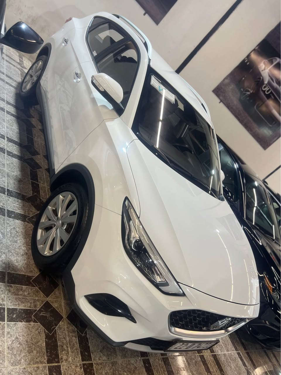 Mg zs ٢٠٢٢ 
مواسەفات بەسمەیە فولە بەس بی سلایتە 
سیارەکە هیجی نیە  
دەحامی لۆ دەحامی هیجی نیە 
٩٦کم رۆشتوەە 
سیارەکە بەناوی خۆمە 
سیارەکە لە مەحرەز شاویسیە 
*********** أربيل, العراق
