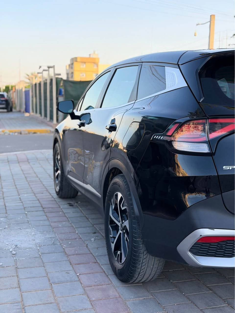 كيا سبورتج 2023 
ماشية 44 الف 
حادث بنيد فقط بدون دواخل 
بدون ايرباك
موصفات 
Auto hold
نظام منحدرات
حساسات امامي خلفي رادار امامي خلفي 
رادارات جانبي
بصمة
تشغيل عن بعد 
تدفئة كشنات
كشنات جلد
فول سستم 
هاند بريك بصمة
3انظمة قيادة
تخم تاير جديد
رقم بغداد دولي بأسمي تحويل مباشر 
*********** بغداد, العراق
