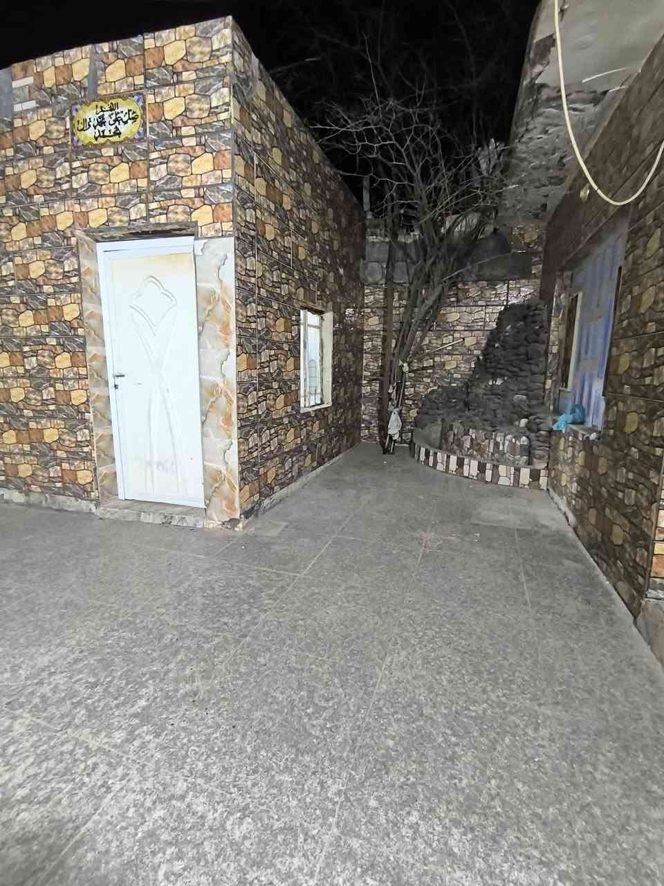 بيت للبيع بحي الشعب مساحه 220  محجوز مبادره للستفسار تصال ع رقم ***********
