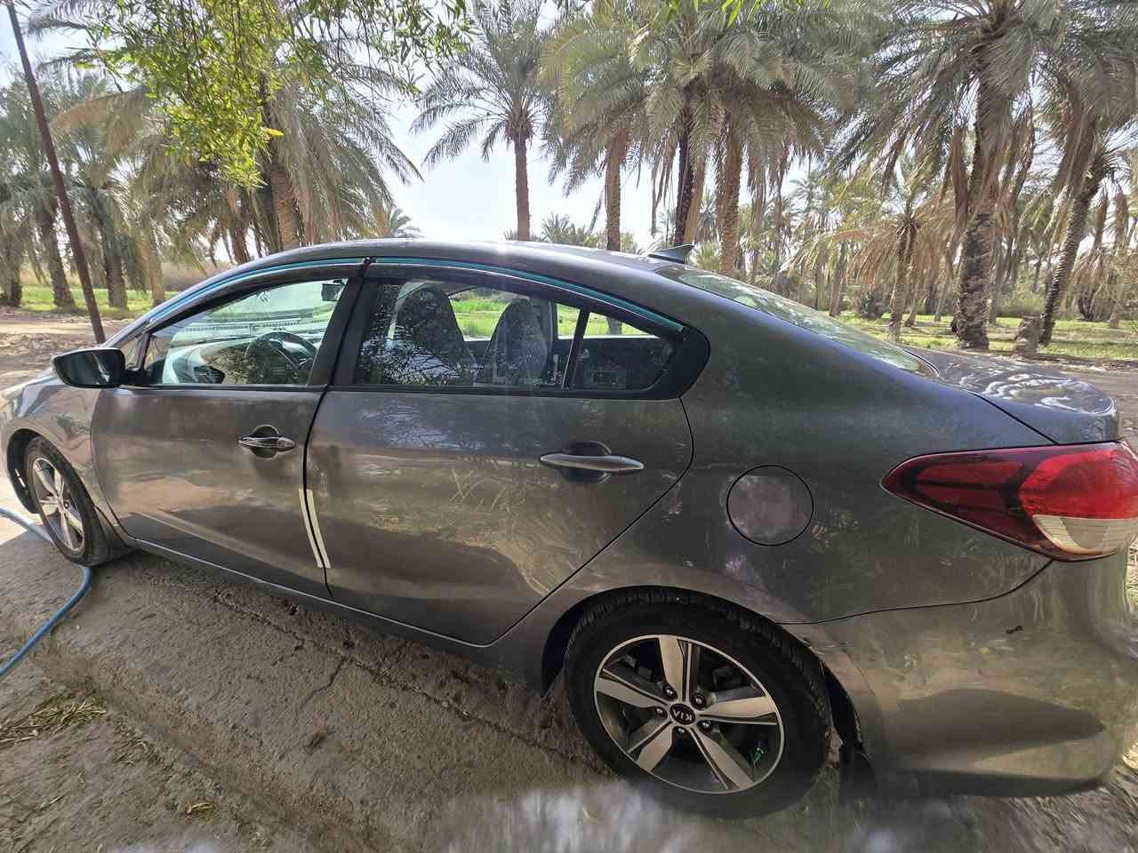 سلام عليكم كيا فورتي للبيع موديل  2018 تخم تاير حداديه جديد گير ومكينه مكفولات مكينه 2000 دوش كشنات تدفئه تبريد كامره شاشه تحكم استيرن رقم نجف باسمي السعر 120  وبيها مجال مكان السياره الديوانيه الحمزه الشرقي 
الهاتف ***********
