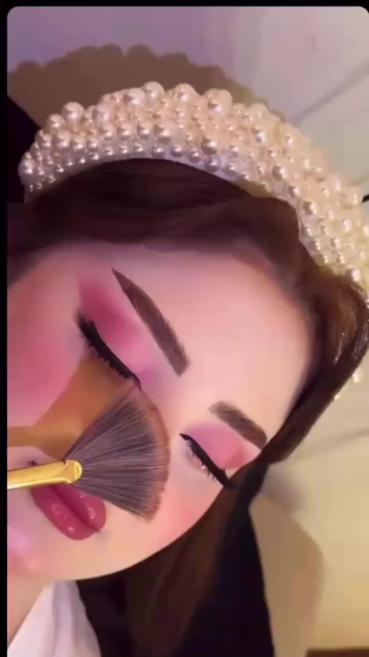 إحساس النعومة يبدأ من أول لمسة🌸
♦️#صالون_لبنان_بيوتي 
لان جمالچ يستاهل الدقة والفخامة🤭🔥
نقدملكم:
#تسريحات ناعمة وراقية
#مكياج عرائس ومناسبات  vip
♦️نشتغل على أدق التفاصيل حتى تطلعين أجمل نسخة من نفسج 🌸
#وبأنسب الأسعار 🤍
للحجز ***********
عدد الحجوزات محدود يوميًا 🤍
العنوان- العروبة الاولى-الركن الذهبي-مجاور عسل الملكة
