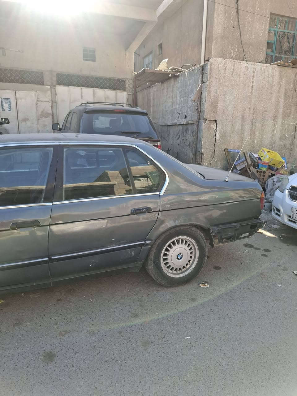 سياره (BMW )بي ام للبيع
ادموديل 1991
اللون رصاصي فيلي
735 مفتوح مو مسكر
السياره نظيفه مثل ما واضح 
كلش وباتريك ونوزلات جدد 
هزه جديده
صار يومين من مسويلهه هزه
وسنويه جديده
السعر 37 وبينه مجال حك الجيه 
موجوده السياره ببغداد
للتواصل عبر الرقم
***********
ومتوفر واتساب
