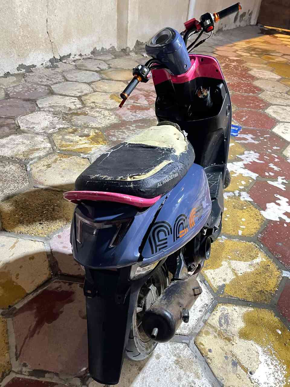 للبيع دراجه بوليس 2025 مفتوحه مبدل بوشه يرادلها ترتيبات بسيطه بيها معدل حلو سعرها 550 وبيها مجال *********** بصره ابي الخصيب
