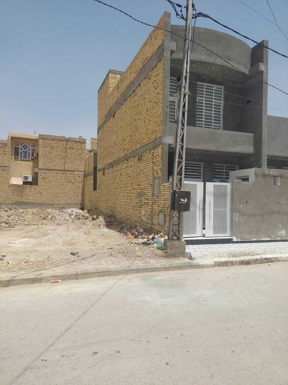 مشتمل للبيع جديد جاهز للسكن ١٠٠م  طول  مكانه حي الحوراء شارع سيد يعقوب قرب الكراج وقرب متوسطه الايلاف بالبدايه 
السعر ٩٥ مجال بسيط ***********
