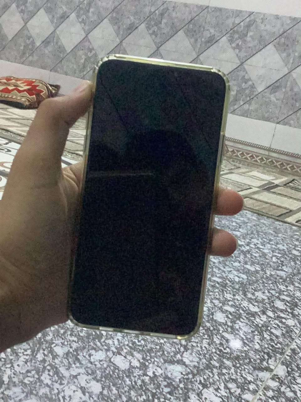 سلام عليكم ايفون 11 برو  ماكس للبيع مبدل فقط شاشه  3 خيارات فيس ايدي شغال بطاريه 75 ذاكره 256 جهاز جديد مكفول عده شاشه سعر 225 وبي مجال شراي يتصل ***********
