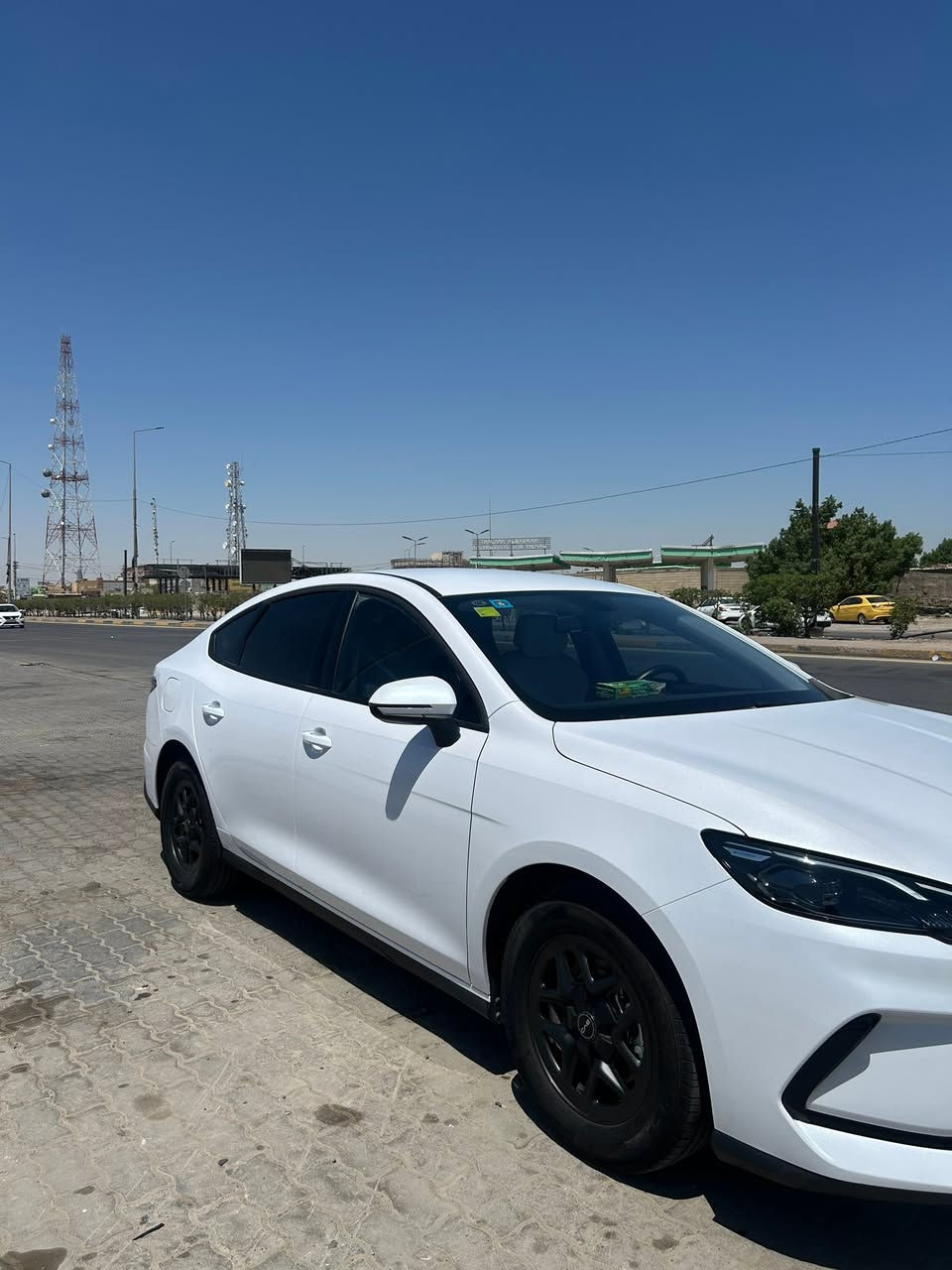 السلام عليكم 
byd للبيع 
سيل 5 موديل 2025 رقم بصره السياره كفاله ما عدا رصعات بل جاملق الخلفي موضحه بل صوره 
السعر 19 مليون مكاني البصره شط العرب
***********
