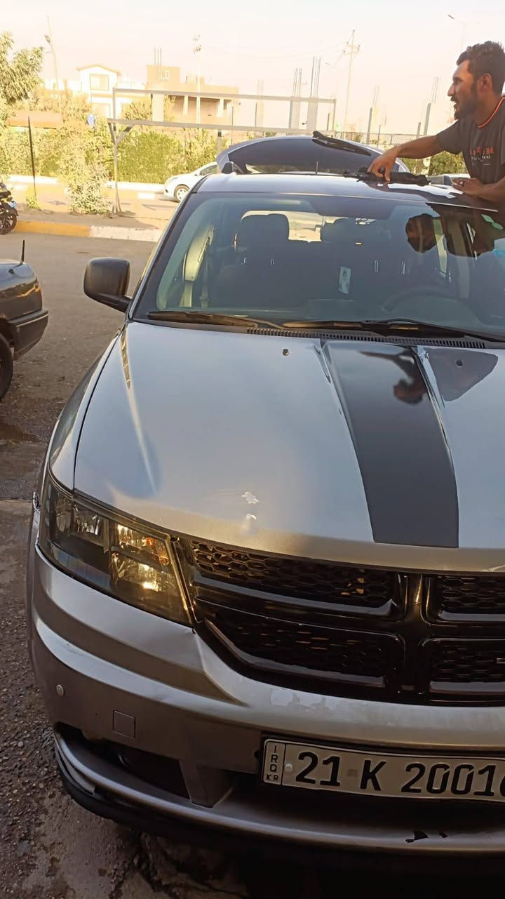 السلام عليكم
سيارة دوج جورني 
موديل/2018
ماشية/170الف
سيارة شرط صدر گير محرك  مكفول بيها 3قطع بارد مامصلحات 
السعر 120 /الهاتف/***********
