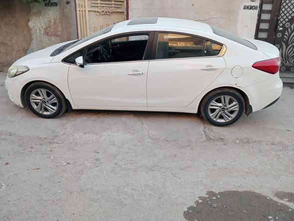 سيارة سيراتو خليجيه موديل 14فول فول مواصفات ما عده بصمه مري شفط اشاير بل مري تحكم  ستيرن شفتات بل ستيرن تخم تاير تبريد تدفئه قطعتين حساسات إمامي خالفي سنويه جديدة يدات نيكل السعر 128$ بيه مجال هاتف ***********
