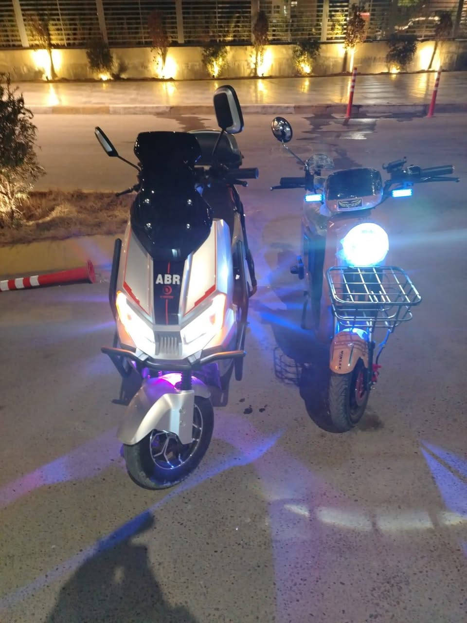 دراجه شحن للبيع نوع ساعقه2026 دراجه  6بطاريات كبار جديد سرعه70حقيقي مواصفات شاشه ايباد كاشف اعطال  ملف 3000 واط مثبت سرعة رجوع للخلف 4سرع بلوتوث سعر750وبيه مجال مكاني حي جهاد***********
